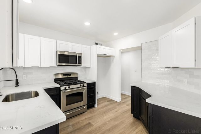 3321 E BELLEVIEW Street, Phoenix, AZ 85008