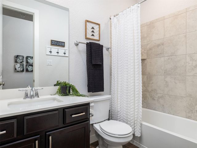 860 Whitetail DR, Round Rock, TX 78681