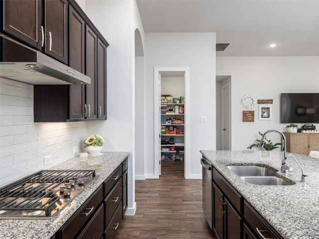 860 Whitetail DR, Round Rock, TX 78681