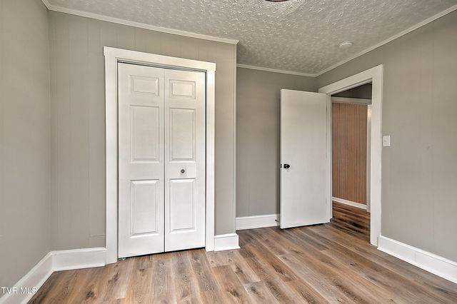 916 Pine Grove Avenue, Johnson City, TN 37601
