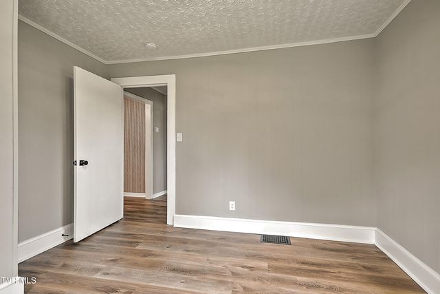 916 Pine Grove Avenue, Johnson City, TN 37601