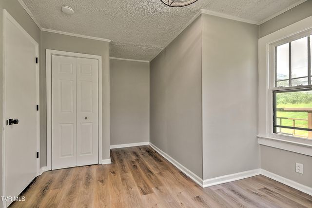 916 Pine Grove Avenue, Johnson City, TN 37601