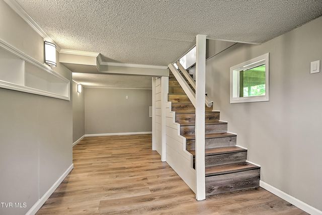 916 Pine Grove Avenue, Johnson City, TN 37601