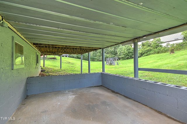 916 Pine Grove Avenue, Johnson City, TN 37601