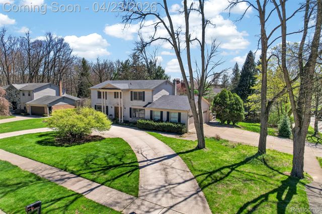 2795 Homewood Drive, Troy, MI 48098
