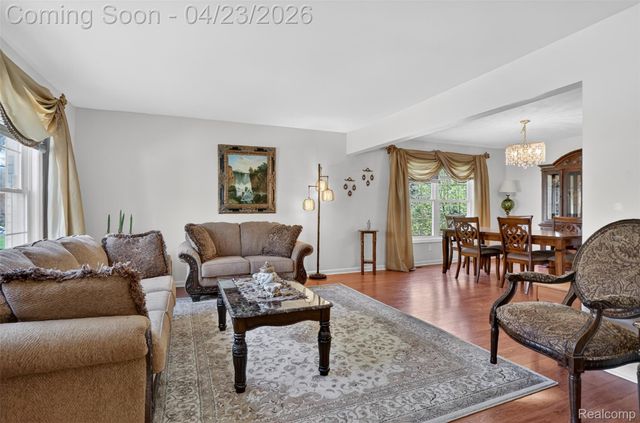 2795 Homewood Drive, Troy, MI 48098