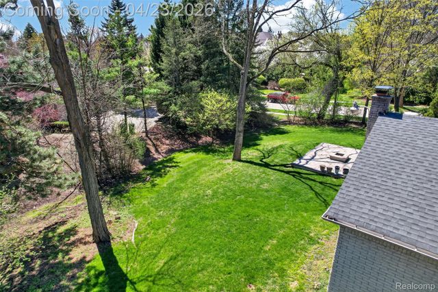 2795 Homewood Drive, Troy, MI 48098