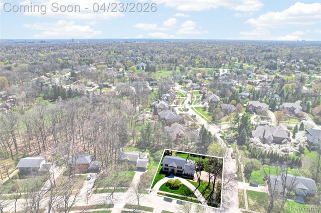 2795 Homewood Drive, Troy, MI 48098