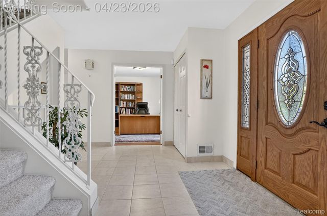 2795 Homewood Drive, Troy, MI 48098