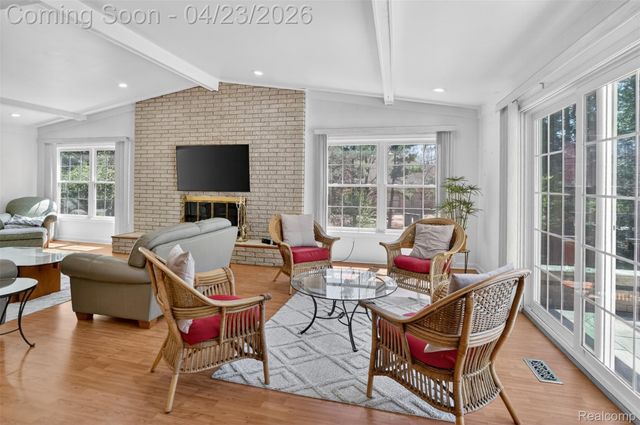 2795 Homewood Drive, Troy, MI 48098