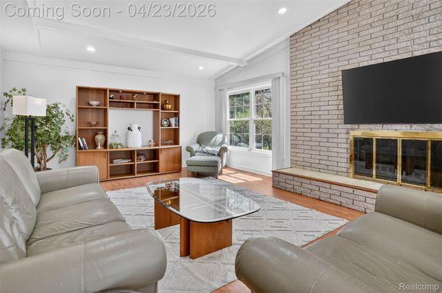 2795 Homewood Drive, Troy, MI 48098