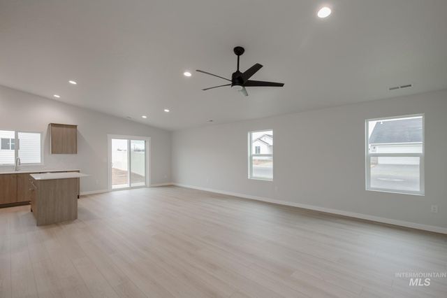 5384 S Desert Cactus Ave, Meridian, ID 83642