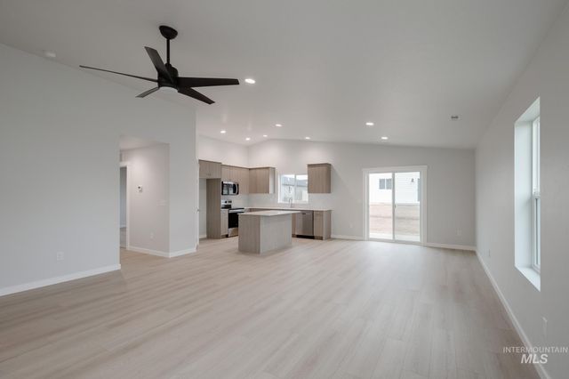 5384 S Desert Cactus Ave, Meridian, ID 83642