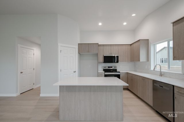 5384 S Desert Cactus Ave, Meridian, ID 83642