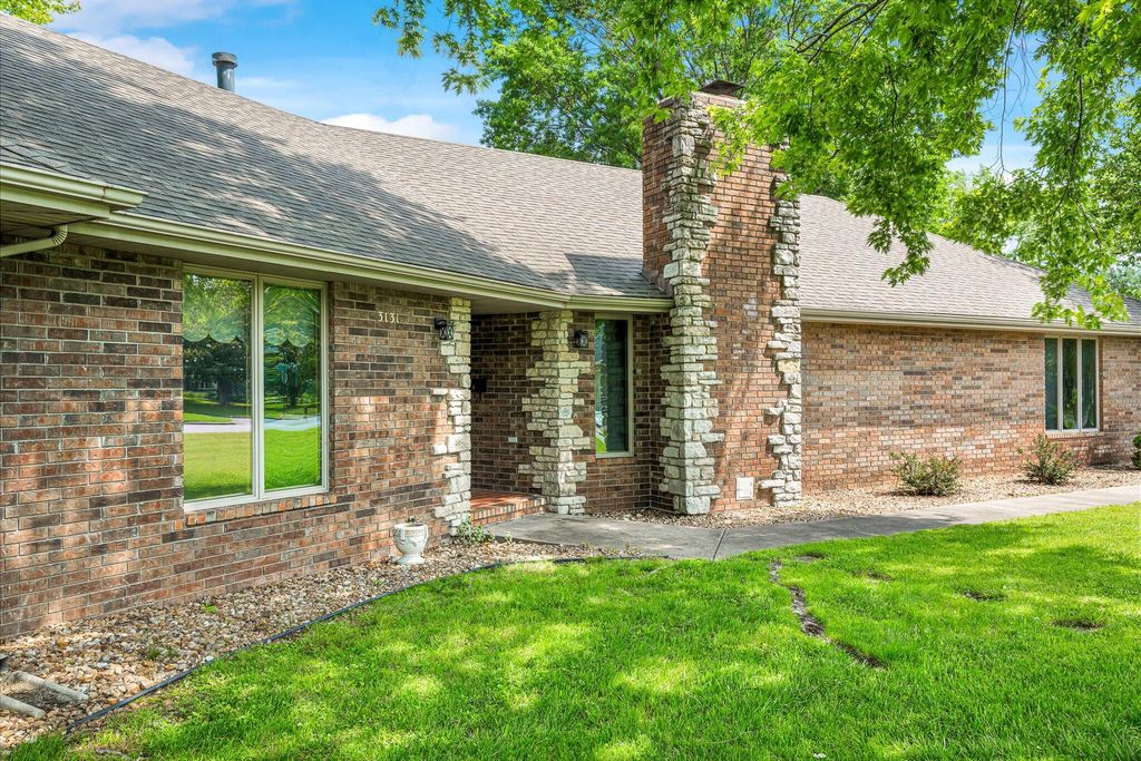 3131 East Southern Hills Boulevard, Springfield, MO 65804