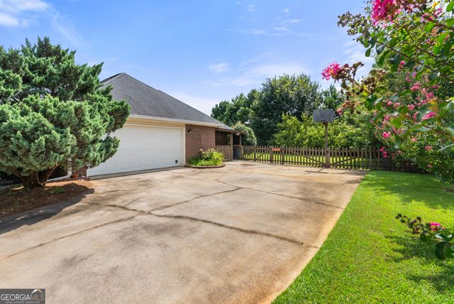 110 Orchard Crest Lane, Bonaire, GA 31005