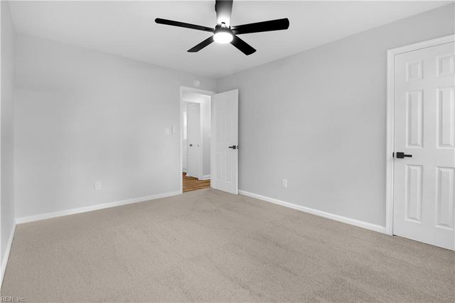 952 Red Oak CIR, Newport News, VA 23608