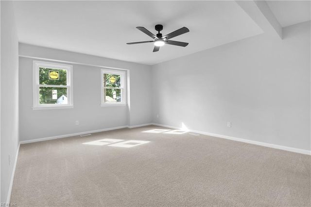 952 Red Oak CIR, Newport News, VA 23608