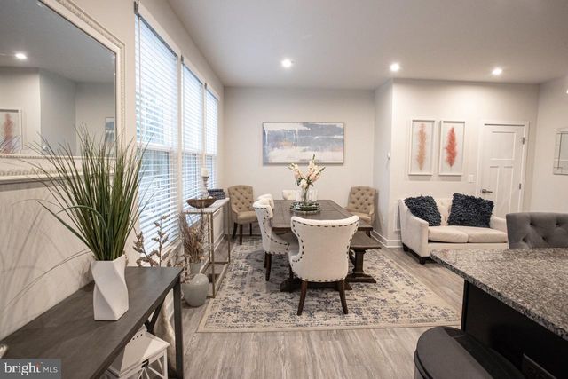 7821 COVE POINT DR, Manassas, VA 20109