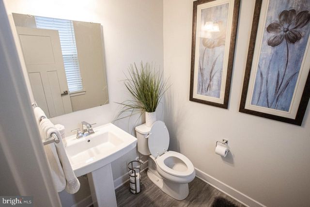7821 COVE POINT DR, Manassas, VA 20109