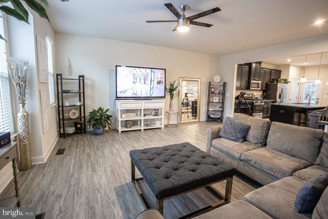 7821 COVE POINT DR, Manassas, VA 20109