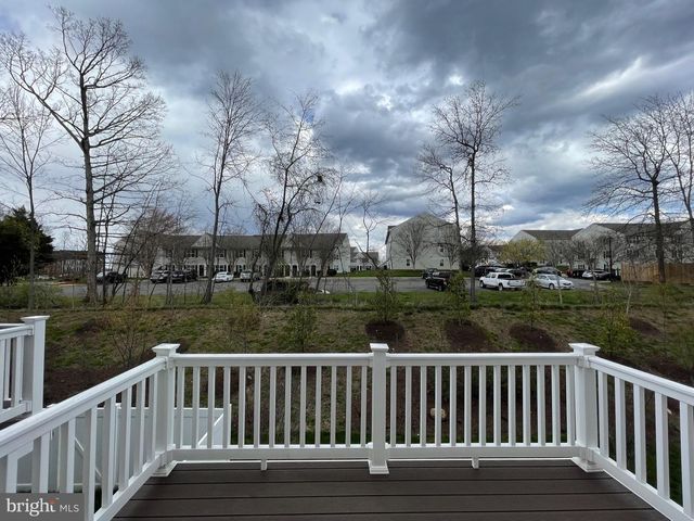 7821 COVE POINT DR, Manassas, VA 20109