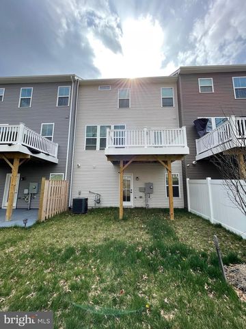 7821 COVE POINT DR, Manassas, VA 20109