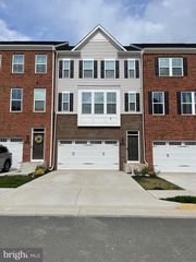 7821 COVE POINT DR, Manassas, VA 20109