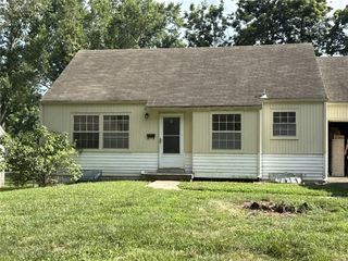 5311 W 50th Terrace, Roeland Park, KS 66205