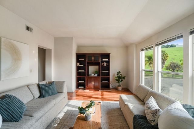 35100 King Court, Fremont, CA 94536