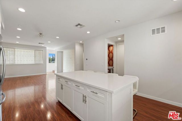 13225 Victory Boulevard, Van Nuys, CA 91401