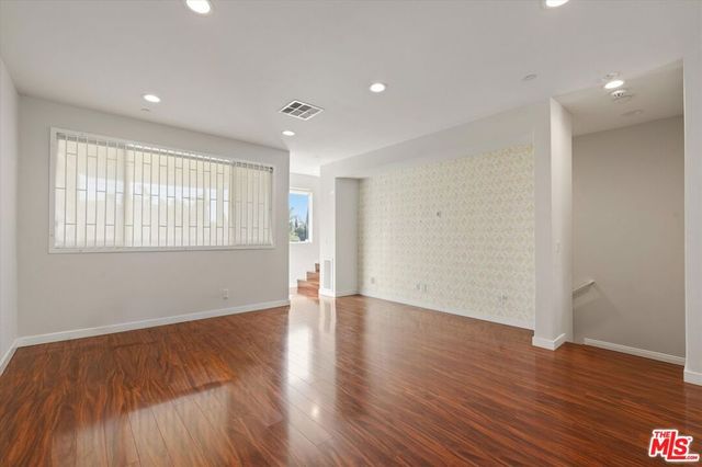 13225 Victory Boulevard, Van Nuys, CA 91401