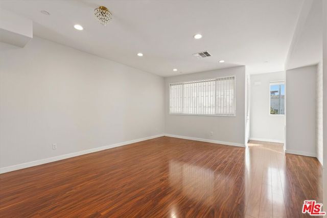 13225 Victory Boulevard, Van Nuys, CA 91401