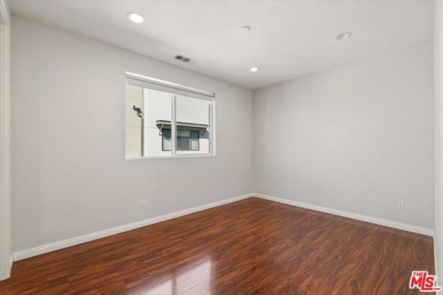 13225 Victory Boulevard, Van Nuys, CA 91401