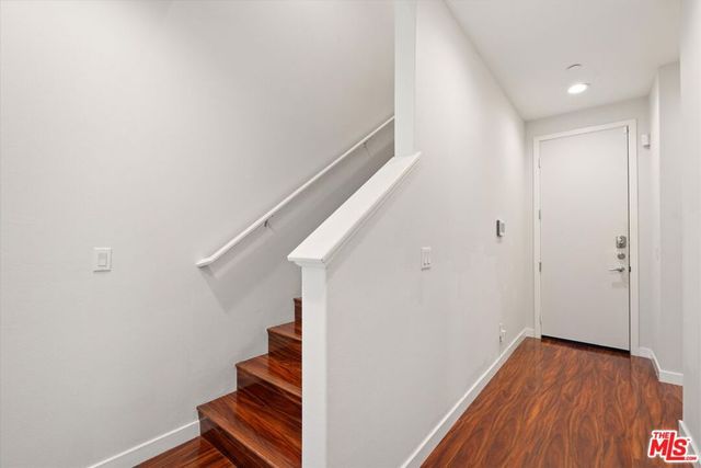 13225 Victory Boulevard, Van Nuys, CA 91401