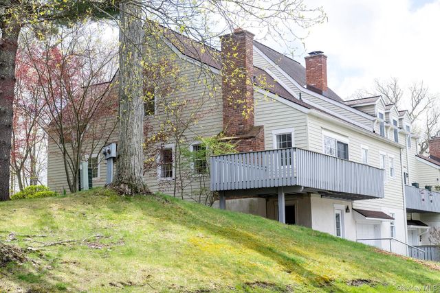 33 Upper Lane, Millbrook, NY 12545