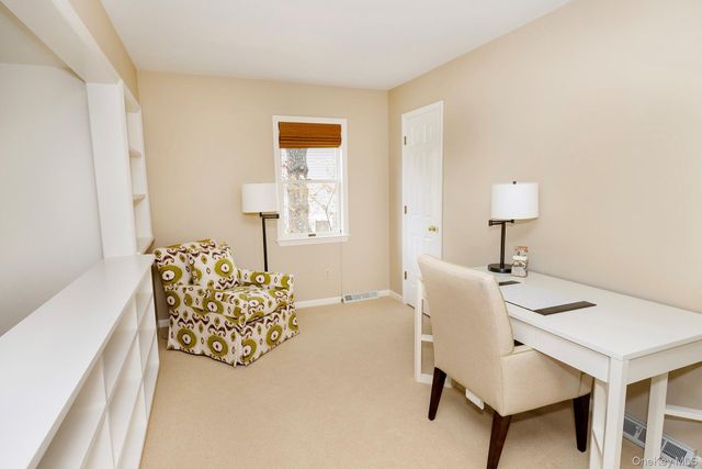 33 Upper Lane, Millbrook, NY 12545