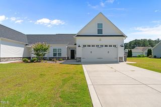 310 Oak Pointe E Circle, Lumberton, NC 28358