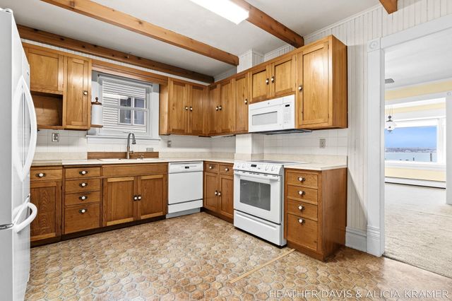 1755 South Shore Drive, Park Twp, MI 49423