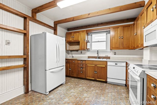 1755 South Shore Drive, Park Twp, MI 49423