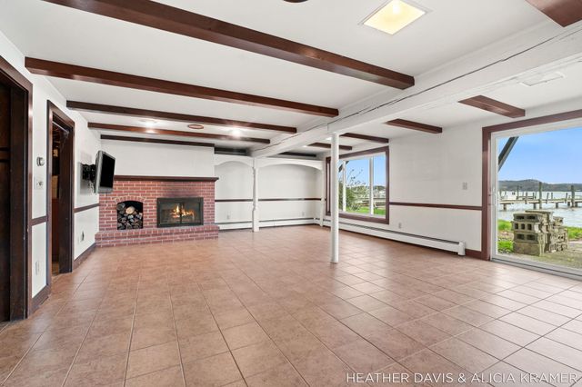 1755 South Shore Drive, Park Twp, MI 49423