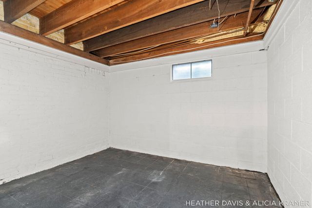 1755 South Shore Drive, Park Twp, MI 49423
