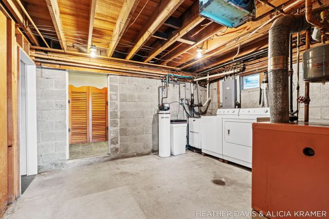 1755 South Shore Drive, Park Twp, MI 49423