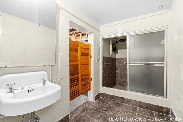 1755 South Shore Drive, Park Twp, MI 49423