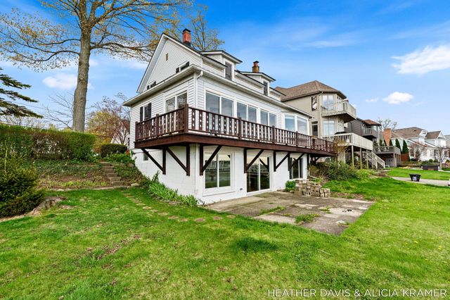1755 South Shore Drive, Park Twp, MI 49423