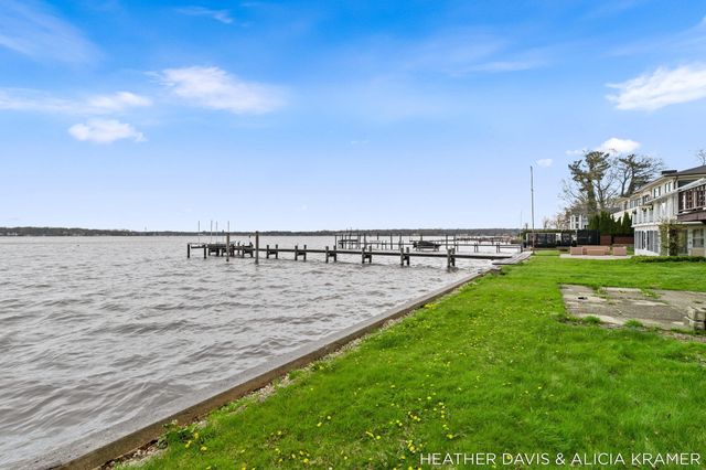 1755 South Shore Drive, Park Twp, MI 49423