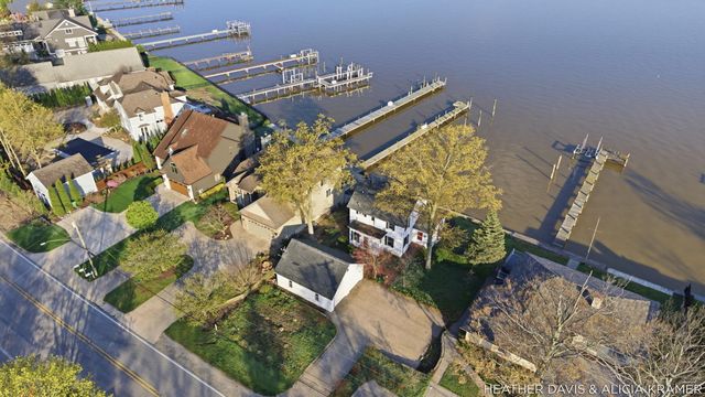 1755 South Shore Drive, Park Twp, MI 49423