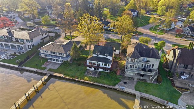 1755 South Shore Drive, Park Twp, MI 49423