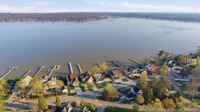 1755 South Shore Drive, Park Twp, MI 49423