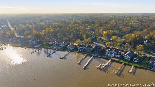 1755 South Shore Drive, Park Twp, MI 49423